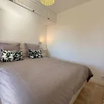 Sleeps 2 Apartman *