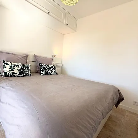 Sleeps 2 Apartman