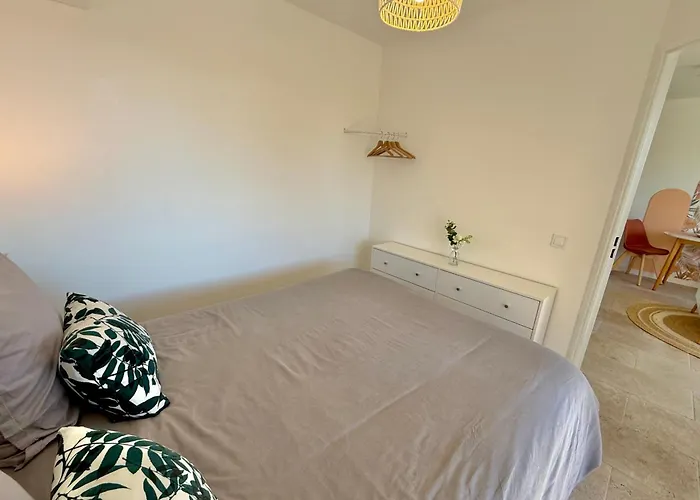 Les Pins 2 Personnes Appartement *